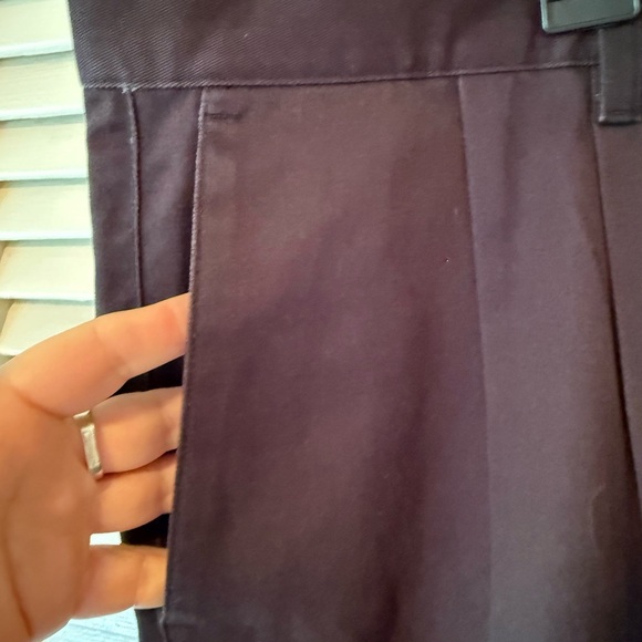 Dockers No Wrinkle Twill Classic Fit Pleated Pants in Size 44x30 - Picture 3 of 9